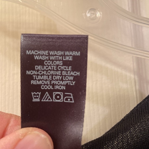 Axcess Liz Claiborne Blouse Black White Circular Design V Neck 3/4 Sleeve WM L - Picture 12 of 12